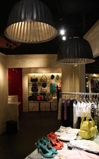 有限会社フォーアーツデザイン